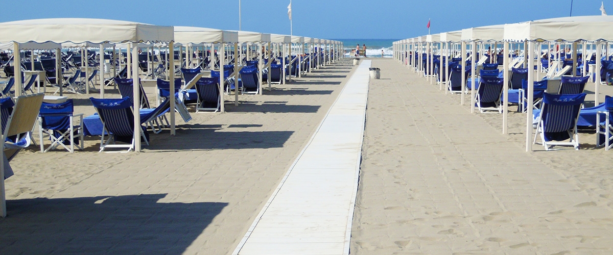 Bagno la perla di ronzi massimo & c. snc Stabilimenti balneari