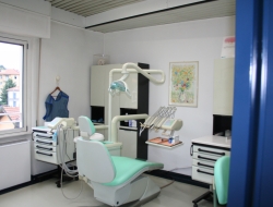 Dental como - Dentisti medici chirurghi ed odontoiatri - Como (Como)