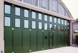Officine villi - Cancelli, porte e portoni automatici e telecomandati,Porte basculanti e ribaltabili - Viganò (Lecco)