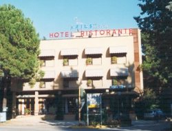 Hotel ristorante aries - Alberghi,Ristoranti - Lesa (Novara)