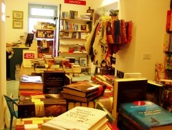 Il labirinto - libreria mondadori - Librerie - Alghero (Sassari)