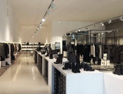 Malloni spa - Abbigliamento,Abbigliamento - produzione e ingrosso,Abbigliamento donna,Abbigliamento industria - forniture ed accessori,Calzature,Calzature - produzione e ingrosso,Profumi - produzione e commercio - Porto Sant'Elpidio (Fermo)