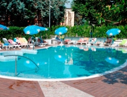 Hotel bisesti s.r.l. - Hotel - Garda (Verona)