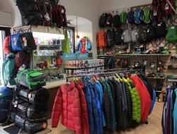 Avventura due srl - Abbigliamento sportivo, jeans e casuals - Trieste (Trieste)