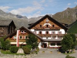 Berghotel kasern kg d. steger k. uung g. & co. - Hotel - Predoi - Prettau (Bolzano)