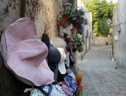 Berrettificio pittielle snc - Cappelli signora,Cappelli uomo e bambino,Cappelli uomo e bambino - produzione e ingrosso - Capannori (Lucca)