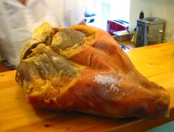 Lagrimone prosciutti srl - Salumifici e prosciuttifici - impianti e macchine - Tizzano Val Parma (Parma)