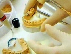 C.o.l.centro odontotecnico lunense di paganini roberto e bernardini alessan - Dentisti medici chirurghi ed odontoiatri,Odontotecnici - laboratori - Sarzana (La Spezia)