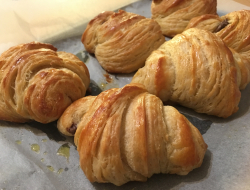 Pasticceria la perla di orlandi maria n. - Dolciumi,Pasticceria e confetteria prodotti - produzione e ingrosso,Pasticcerie e confetterie - Castelluccio Superiore (Potenza)