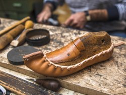 Tomaificio bruni snc di dionigi patrizia e c. - Calzaturifici e calzolai - forniture - Arezzo (Arezzo)