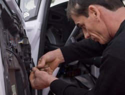 Autocarrozzeria caporaletti - Carrozzerie automobili - Tolentino (Macerata)