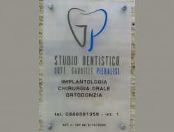 Pieralisi gabriele - Dentisti medici chirurghi ed odontoiatri - Roma (Roma)